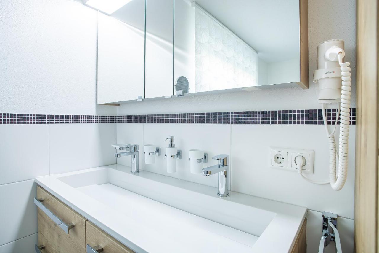 H21 - Modernes Ferienhaus 145Qm, 4Sz, Wellnessbereich Mit Sauna Und Dachterrasse Mit Panoramablick, Kuehlen Und Heizen Mit Geothermie Fugen Bagian luar foto